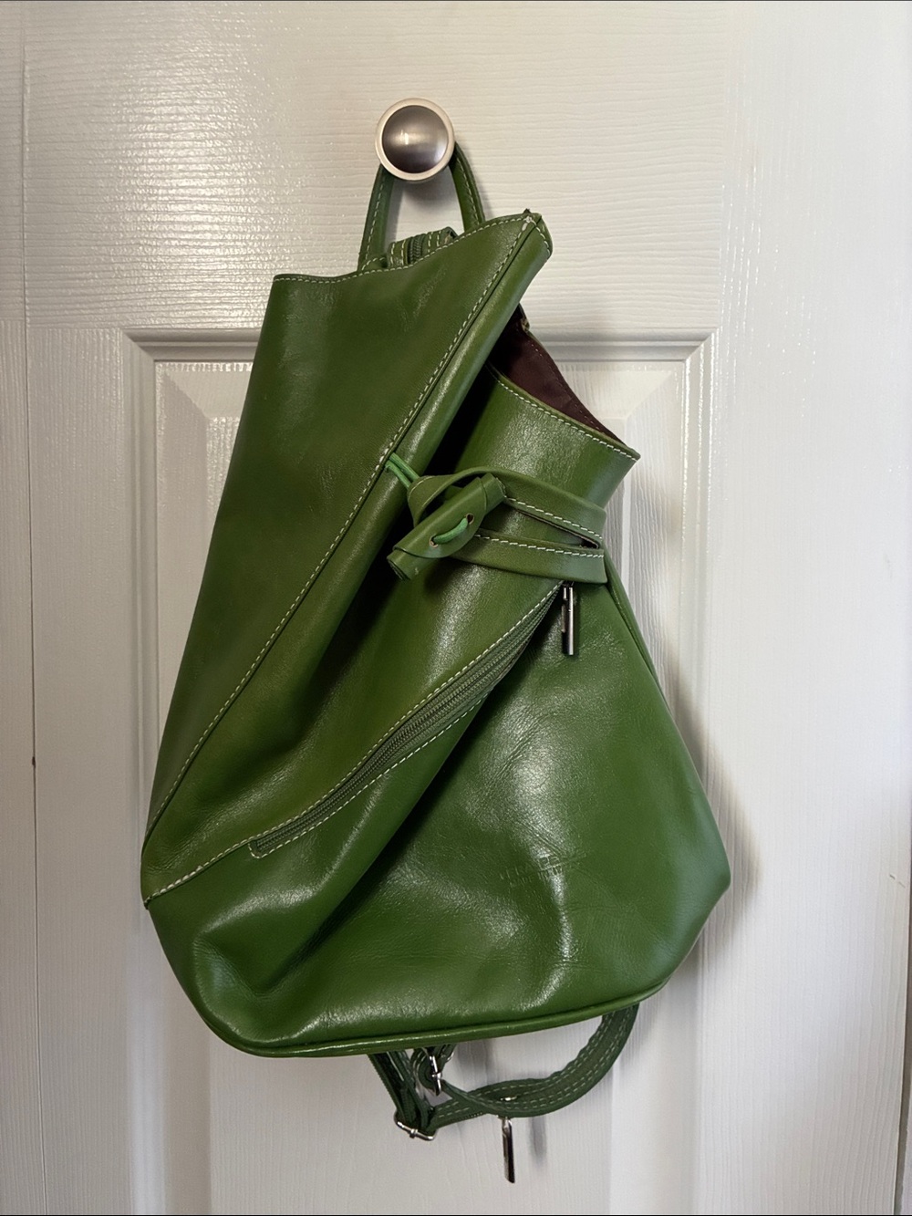Green Vera Pelle Leather Sling Bag - Stylish Everyday Carry